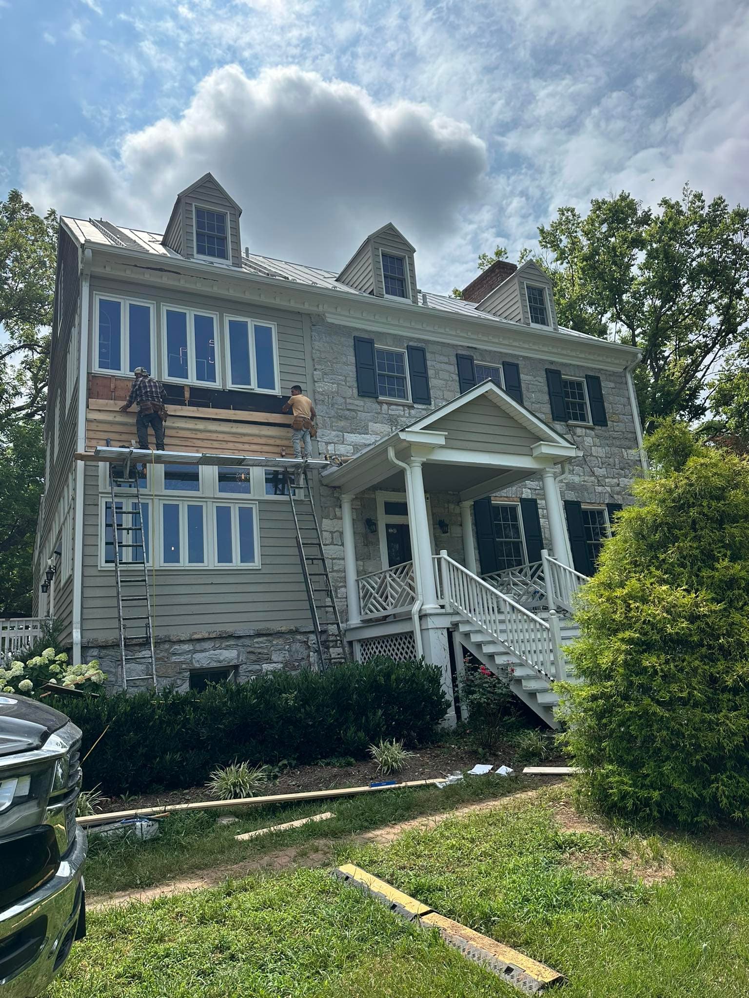 Why Fall Is the Perfect Time to Paint Your Winchester Home's Exterior